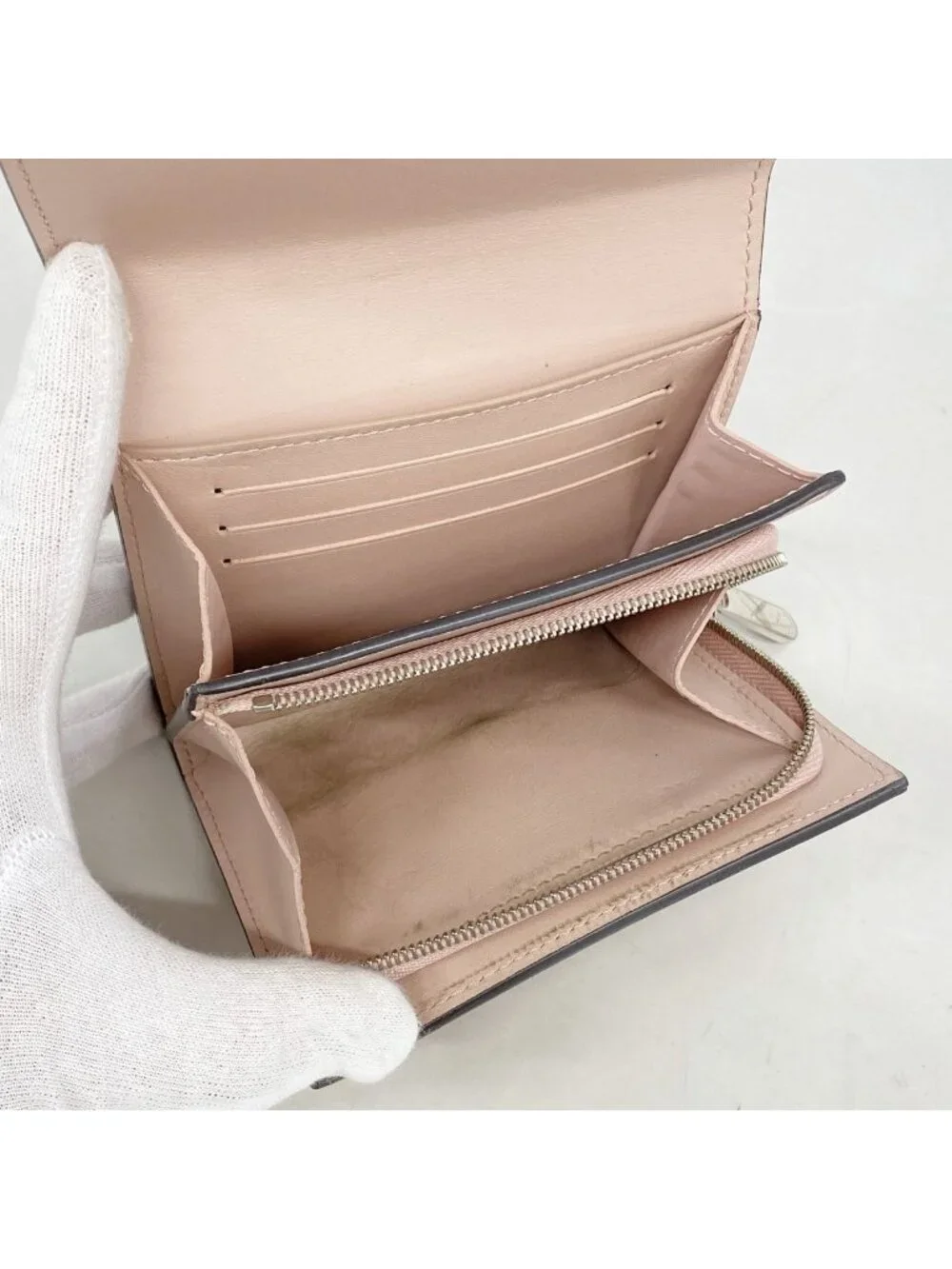 Louis Vuitton Wallet Mahina Portefeuille Iris Magnolia